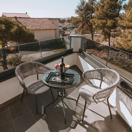 Apartments Piip-Ni-More Vodice Exterior photo