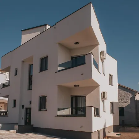 Apartments Piip-Ni-More Vodice Exterior photo