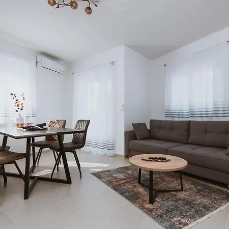 Apartments Piip-Ni-More Vodice Exterior photo